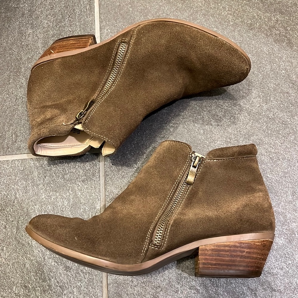Women’s ankle boots, size 9, booties, brown leather